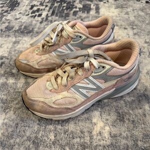 New Balance Girls 990 V6 Casual Sneakers